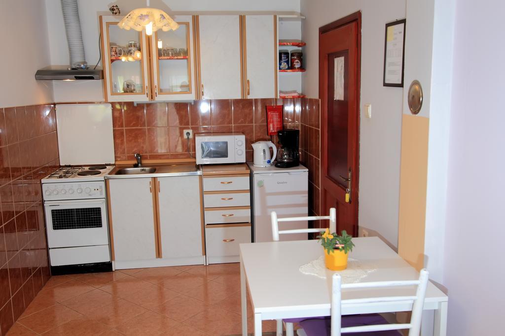 Vila Julija - Apartment & Rooms Otočac Εξωτερικό φωτογραφία